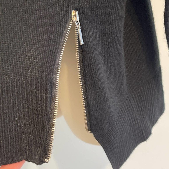 Verve ami Black V Neck Acrylic Sweater with Zippers‎ Medium Pre-owned - Picture 5 of 8